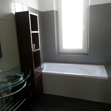 Comfortable 115m2 Townhouse In Historic Centre Сasa de vacaciones